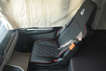 �й����� �ǵ¿�SITRAK G7S�ؿ� �ݻ��� 610���� 6X4 AMT�Զ���ǣ����(Һ��)ͼƬ