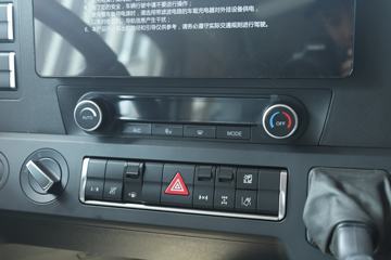 �й����� �ǵ¿�SITRAK G7S�ؿ� �ݻ��� 610���� 6X4 AMT�Զ���ǣ����(Һ��)ͼƬ