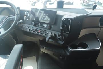 �й����� �ǵ¿�SITRAK G7S�ؿ� �ݻ��� 610���� 6X4 AMT�Զ���ǣ����(Һ��)ͼƬ