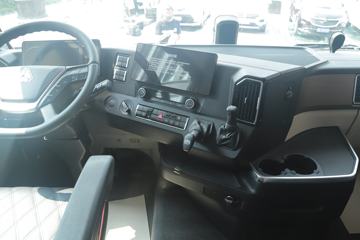 �й����� �ǵ¿�SITRAK G7S�ؿ� �ݻ��� 610���� 6X4 AMT�Զ���ǣ����(Һ��)ͼƬ