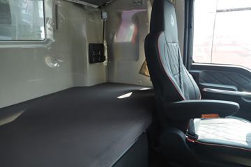 �й����� �ǵ¿�SITRAK G7S�ؿ� �ݻ��� 610���� 6X4 AMT�Զ���ǣ����(Һ��)ͼƬ