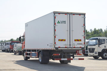 重汽汕德卡底盘&nbsp;冷藏车外观图片