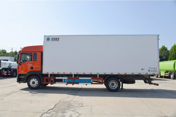 重汽汕德卡底盘&nbsp;冷藏车外观图片