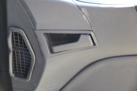 重汽汕德卡底盘&nbsp;冷藏车驾驶室图片