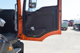 重汽汕德卡底盘&nbsp;冷藏车驾驶室图片