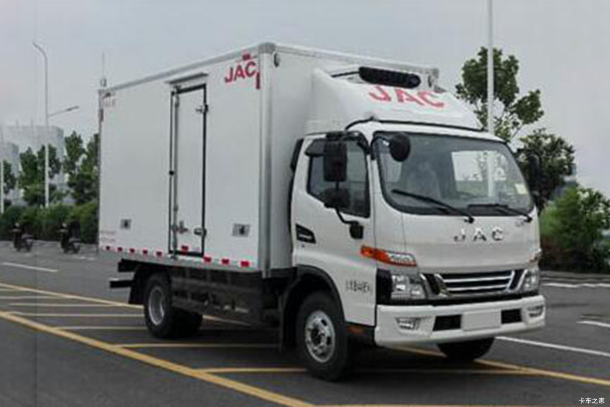 江淮 骏铃S6 145马力 4X2 4.015米冷藏车