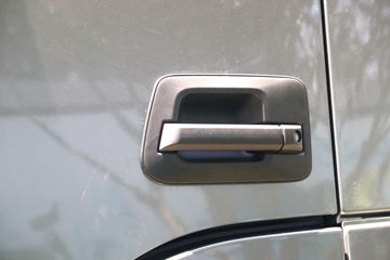 ���� ŷ������ ��Խ�� 580���� 6X4 AMT�Զ���ǣ����(Һ��)(BJ4259Y6DHL-12)ͼƬ