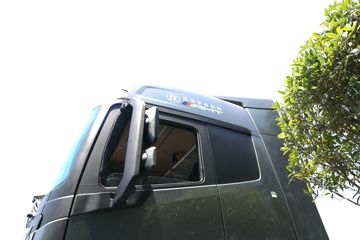 ���� ŷ������ ��Խ�� 580���� 6X4 AMT�Զ���ǣ����(Һ��)(BJ4259Y6DHL-12)ͼƬ