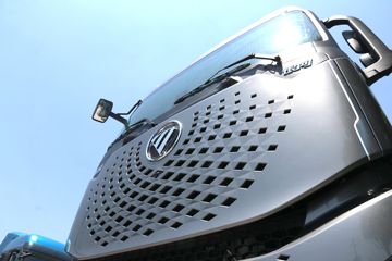 ���� ŷ������ ��Խ�� 580���� 6X4 AMT�Զ���ǣ����(Һ��)(BJ4259Y6DHL-12)ͼƬ