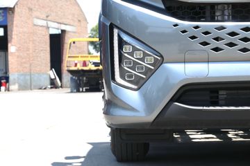 ���� ŷ������ ��Խ�� 580���� 6X4 AMT�Զ���ǣ����(Һ��)(BJ4259Y6DHL-12)ͼƬ