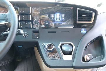 ���� ŷ������ ��Խ�� 580���� 6X4 AMT�Զ���ǣ����(Һ��)(BJ4259Y6DHL-12)ͼƬ