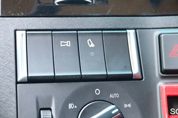 ���� ŷ������ ��Խ�� 580���� 6X4 AMT�Զ���ǣ����(Һ��)(BJ4259Y6DHL-12)ͼƬ