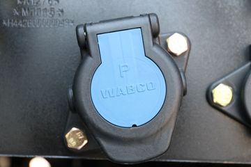 ���� ŷ������ ��Խ�� 580���� 6X4 AMT�Զ���ǣ����(Һ��)(BJ4259Y6DHL-12)ͼƬ