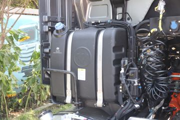 ���� ŷ������ ��Խ�� 580���� 6X4 AMT�Զ���ǣ����(Һ��)(BJ4259Y6DHL-12)ͼƬ