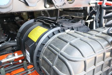 ���� ŷ������ ��Խ�� 580���� 6X4 AMT�Զ���ǣ����(Һ��)(BJ4259Y6DHL-12)ͼƬ