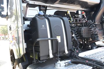 ���� ŷ������ ��Խ�� 580���� 6X4 AMT�Զ���ǣ����(Һ��)(BJ4259Y6DHL-12)ͼƬ