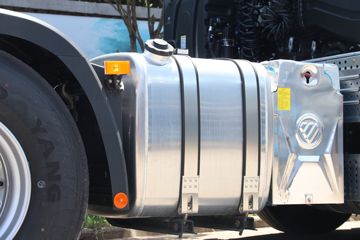 ���� ŷ������ ��Խ�� 580���� 6X4 AMT�Զ���ǣ����(Һ��)(BJ4259Y6DHL-12)ͼƬ