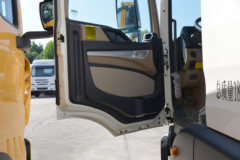 中国重汽 HOWO TX 250马力 4X2 冷藏车(绿叶牌)