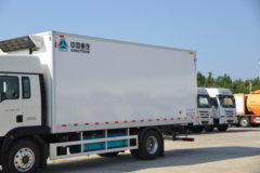中国重汽 HOWO TX 250马力 4X2 冷藏车(绿叶牌)