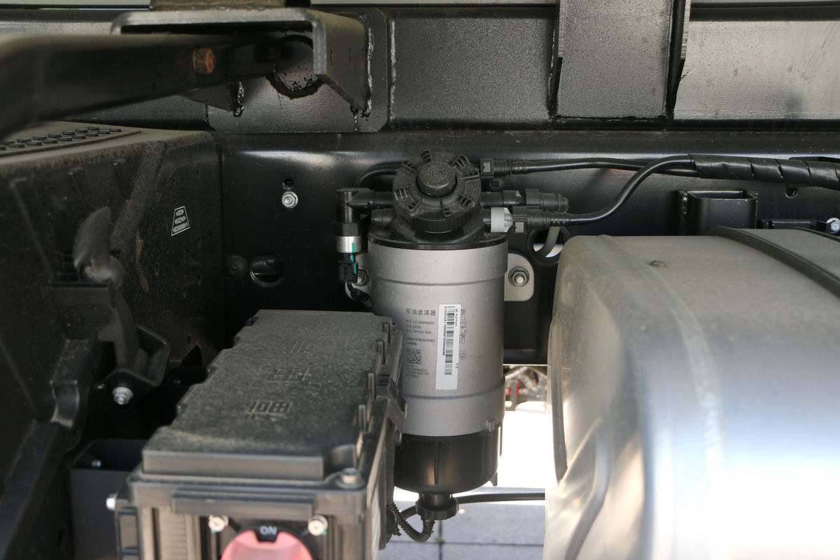 �������� ����ES5 200���� 4X2 4.2����ж������                                                