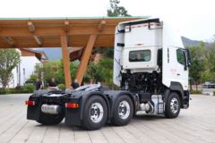 广汽日野 700智臻重卡 560马力 6X4牵引车(国六)