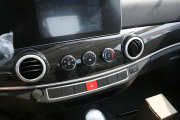 ���� ��X1 2.0L 122���� CNG ˫ȼ�� 3.95�׵�������΢��(����)(KMC1039NG318D6)ͼƬ