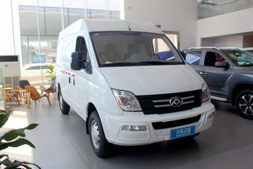 上汽大通 V80 PLUS 2023款 139马力 2.0T柴油 3座 6挡手动 短轴中顶封闭货车