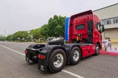 华菱X9 560马力 6X4 牵引车(HN4250B45C4M6)