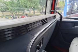 华菱X9&nbsp;牵引车驾驶室                                               图片