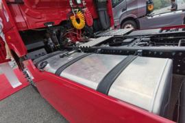 华菱X9&nbsp;牵引车底盘                                                图片