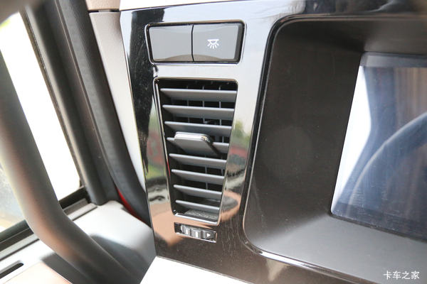 许昌风神优惠季 天龙旗舰KX 王者版 600马力 6X4 牵引车