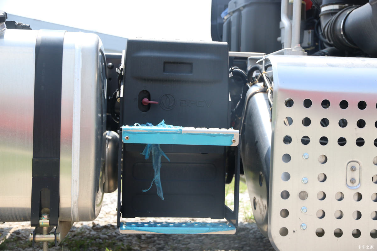 �������ó� �����콢KX ���߰� 600���� 6X4 AMT�Զ���ǣ����(����)(��Һ��)(��ɲ)(˫����)(DFH4250CX7)����                                                