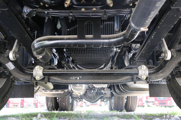 东风商用车 天龙旗舰KX 经典版 520马力 6X4牵引车