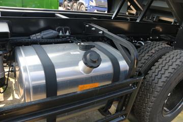 �������� ����ES5 240���� 6X2 6.8����ж��(153����)ͼƬ