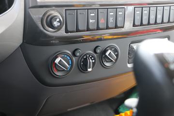 �������� ����ES5 200���� 4X2 4����ж��(ǰ��)(BJ3184DKPFA-01)ͼƬ