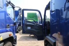 福田瑞沃 大金刚ES5 200马力 4X2 4米自卸车(前顶)(BJ3184DKPFA-01)