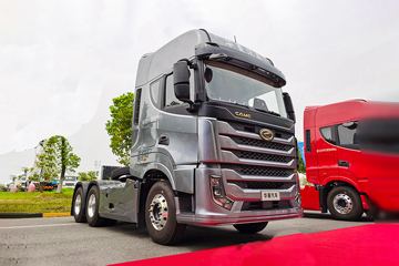 华菱S11&nbsp;牵引车外观                                                图片