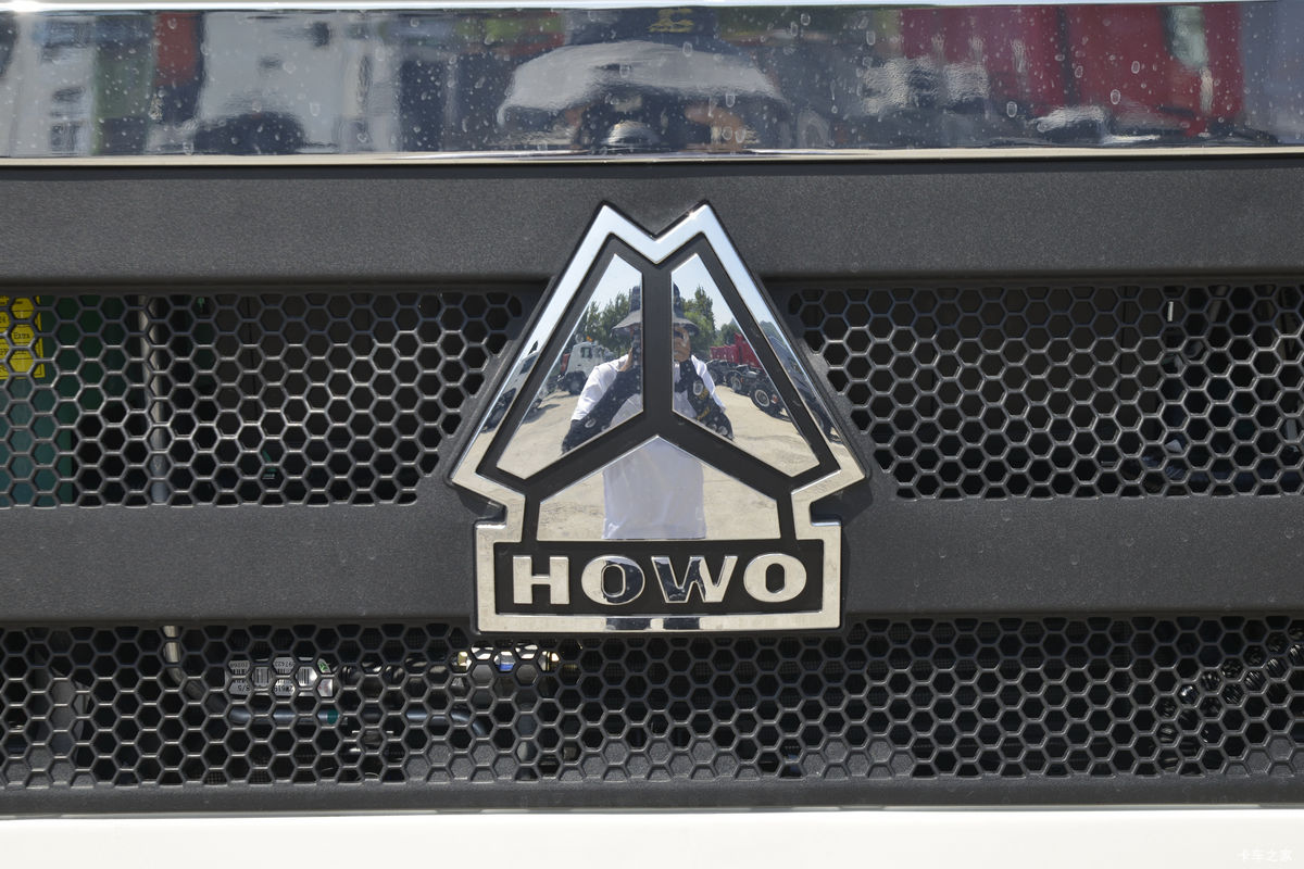 �й����� HOWO TX�ؿ� 350���� 4X2 ǣ����(����)(�й�����8��)���                                                