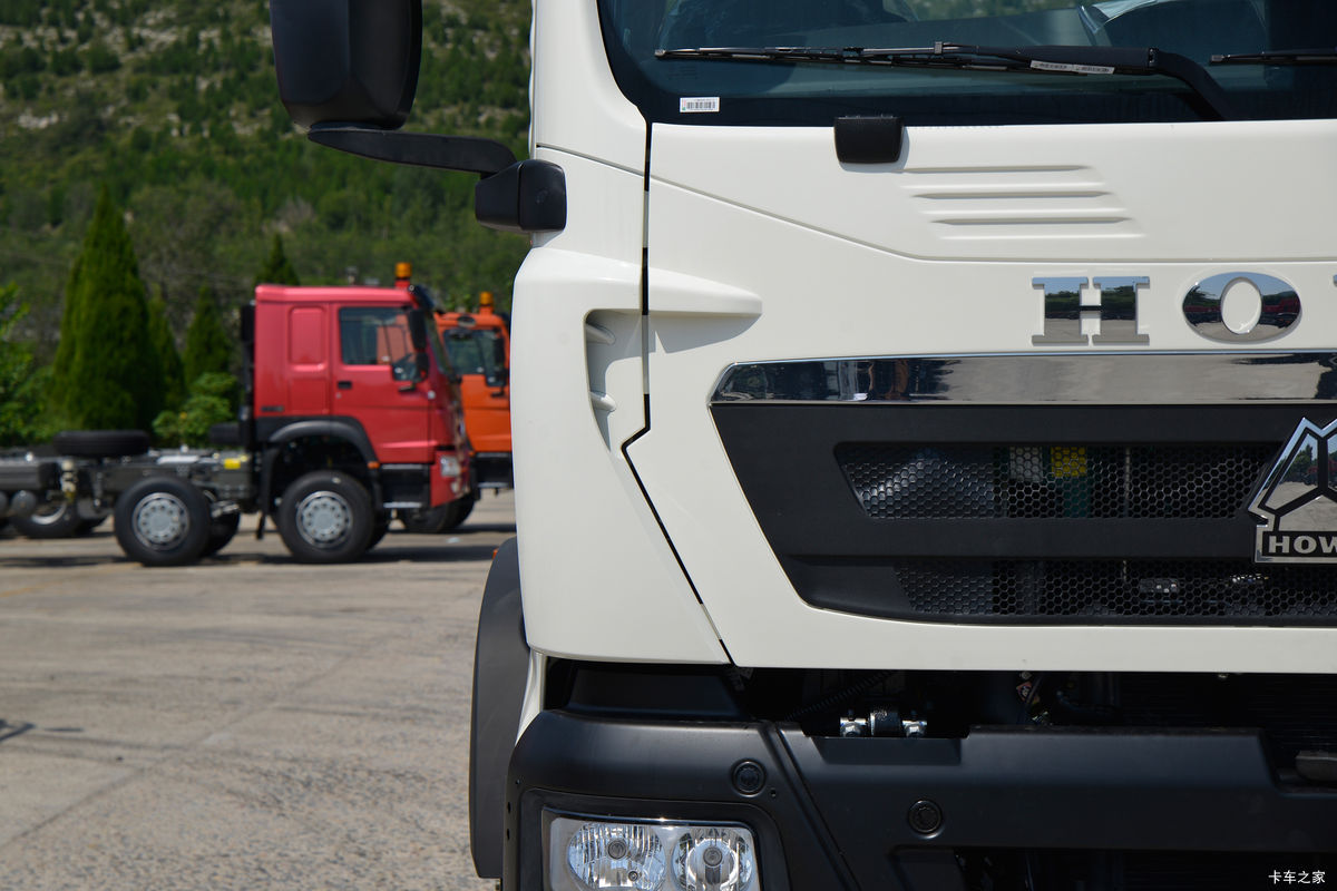 �й����� HOWO TX�ؿ� 350���� 4X2 ǣ����(����)(�й�����8��)���                                                
