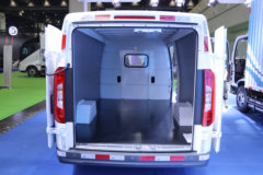 智蓝汽车 智蓝精灵E7 5.395米纯电动封闭货车46.36kWh