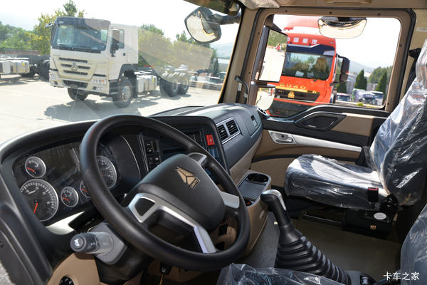 购上海豪沃TX6.8米苍栅车 最高优惠6.78万元