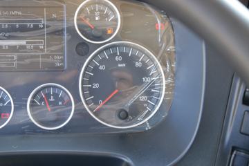 �й����� HOWO TX 220���� 4X2 7.8����������ʽ�ػ���(����)(ZZ5167XYKK501GF1)ͼƬ