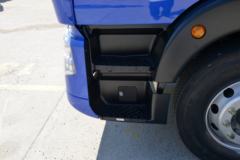 中国重汽 HOWO TX 220马力 4X2 7.8米翼开启厢式载货车(国六)(ZZ5167XYKK501GF1)