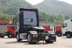 中国重汽 HOWO TH7重卡 430马力 4X2 AMT自动挡危险品牵引车(国六)(ZZ4187V361HF1W)