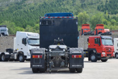 中国重汽 HOWO TX重卡 25T 6X4换电式纯电动牵引车(ZZ4257V384GZ1SBEV)350.07kWh