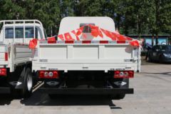 福田瑞沃 骁运S1 115马力 3.25米排半自卸车