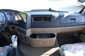 �й����� HOWO TX 250���� 4X2 8.6����ʽ�ػ���(����)(8��)ͼƬ
