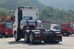 中国重汽 HOWO TH7重卡 460马力 6X4 LNG自动档危险品牵引车(ZZ4257V384HF1LW)