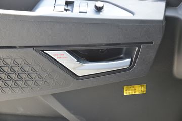 й HOWO TH7ؿ 460 6X4 LNGԶΣƷǣ(ZZ4257V384HF1LW)ͼƬ