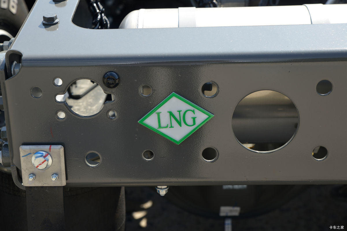 �й����� HOWO TH7�ؿ� 460���� 6X4 LNG�Զ���Σ��Ʒǣ��������                                                